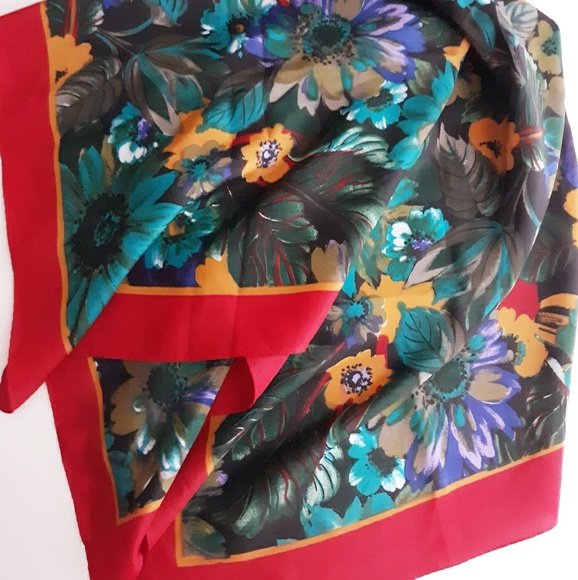 Vintage Mod Floral Large Square Scarf - Picture 6 of 7